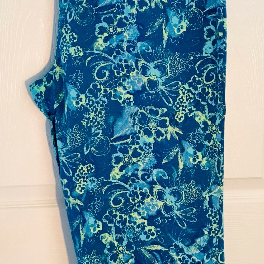 CHICO’S multi colored cropped pants. Size 3 (Chico’s sizing)